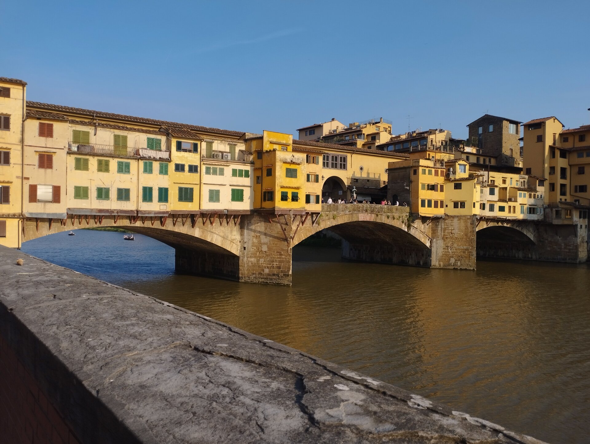 Fotografie einer Brücke in Florenz